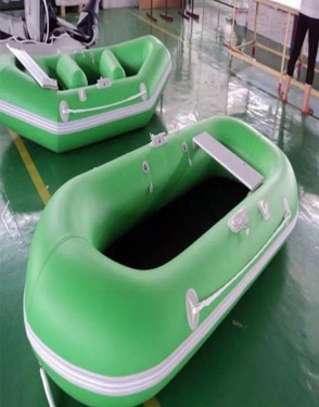 assault boat , fishing boat , drift boat , banana  boat