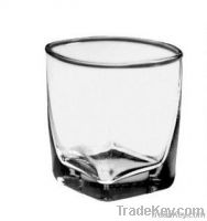 стеклянная чашка
