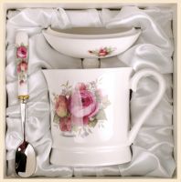 Точная чашка чая фарфора косточки с крышкой и ложкой чая