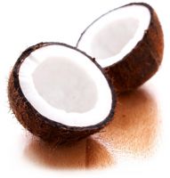 Свежий молодой кокос