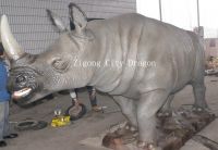 Носорог смолаы парка атракционов