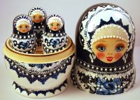Красивейший комплект 13 русских деревянных кукол вложенности (matryoshkas)