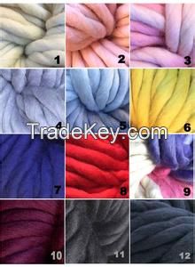 Wool yarn with 100% merino wool yarn in hank