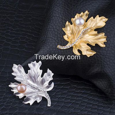 new style matte yellow maple leaf shaped pendant