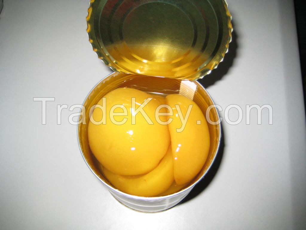 Canned yellow peach in syrup