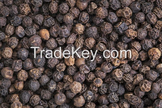 Black Pepper, Dried Black Pepper 550gl /White Peper 500gl, Green Cardamom, Cloves and Cinnamon