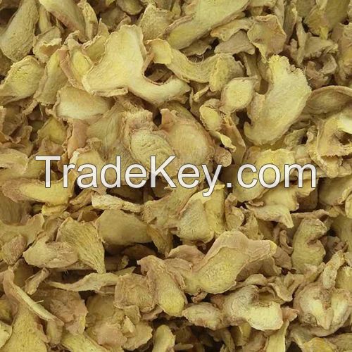 Dried ginger in flake