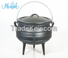 Cast iron potjie pot with three legs