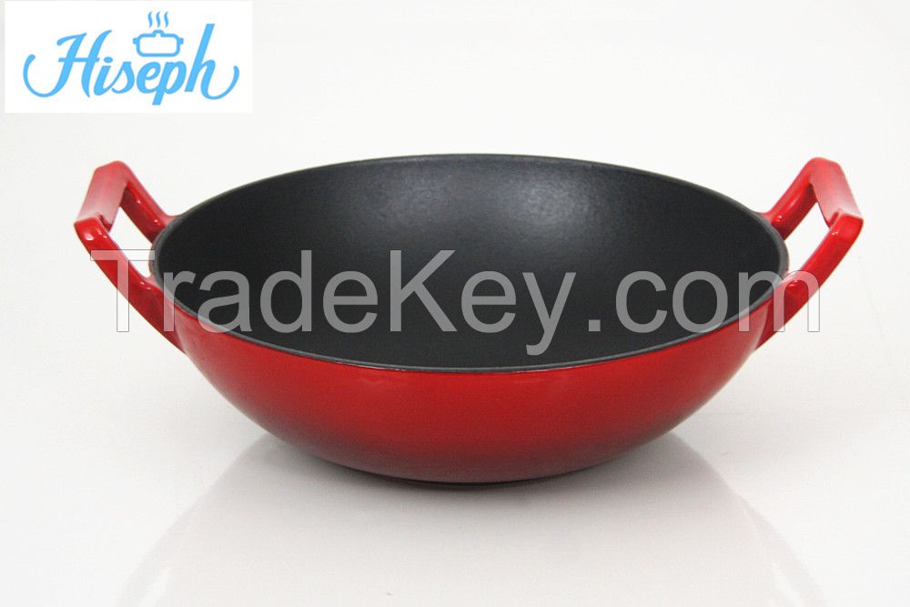 Cast iron wok with enamel surface