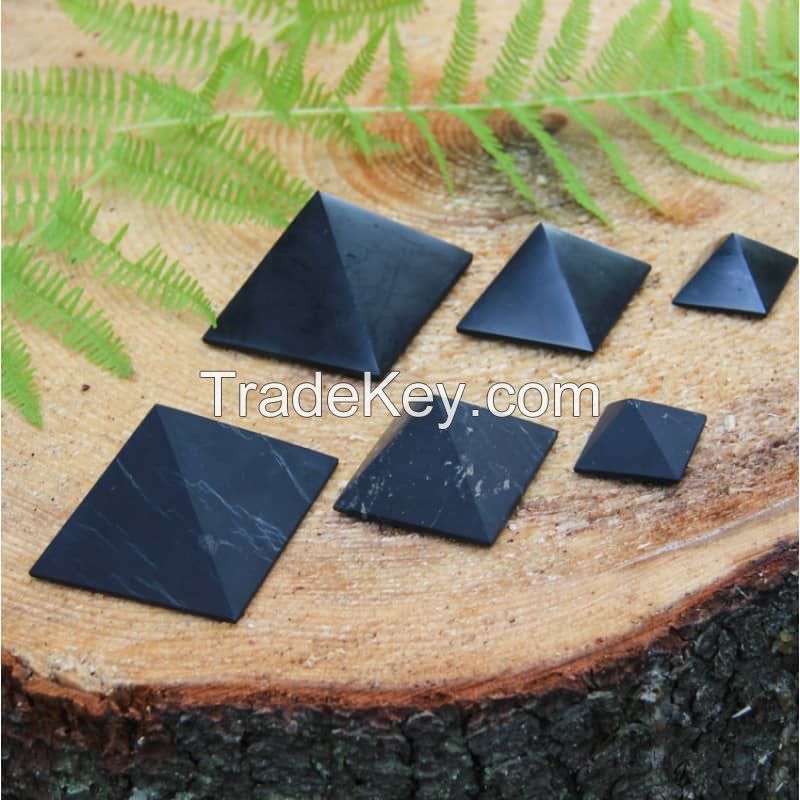 40 mm Polished shungite pyramid