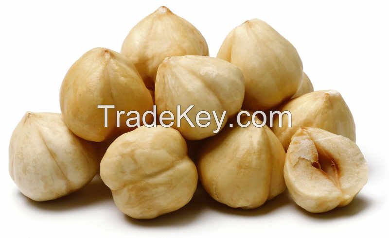 Organic raw hazelnut without shell