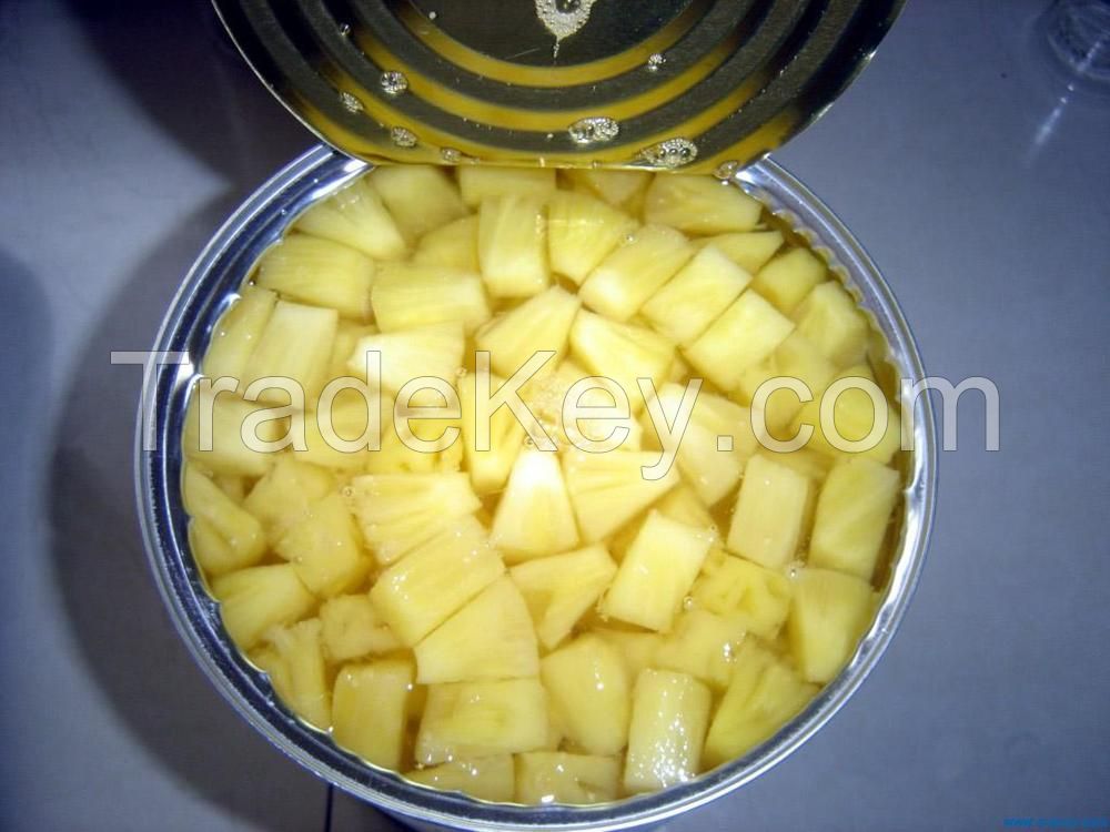 Canned Pineapple tidbits in heavy syrup 850g