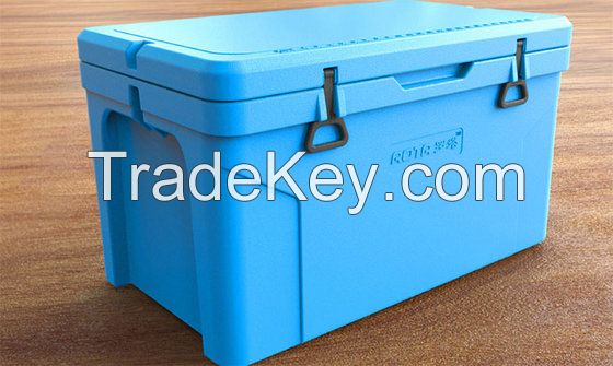 Travel, Barbecue, Fishing And Other Outdoor Activities Using Insulated Container