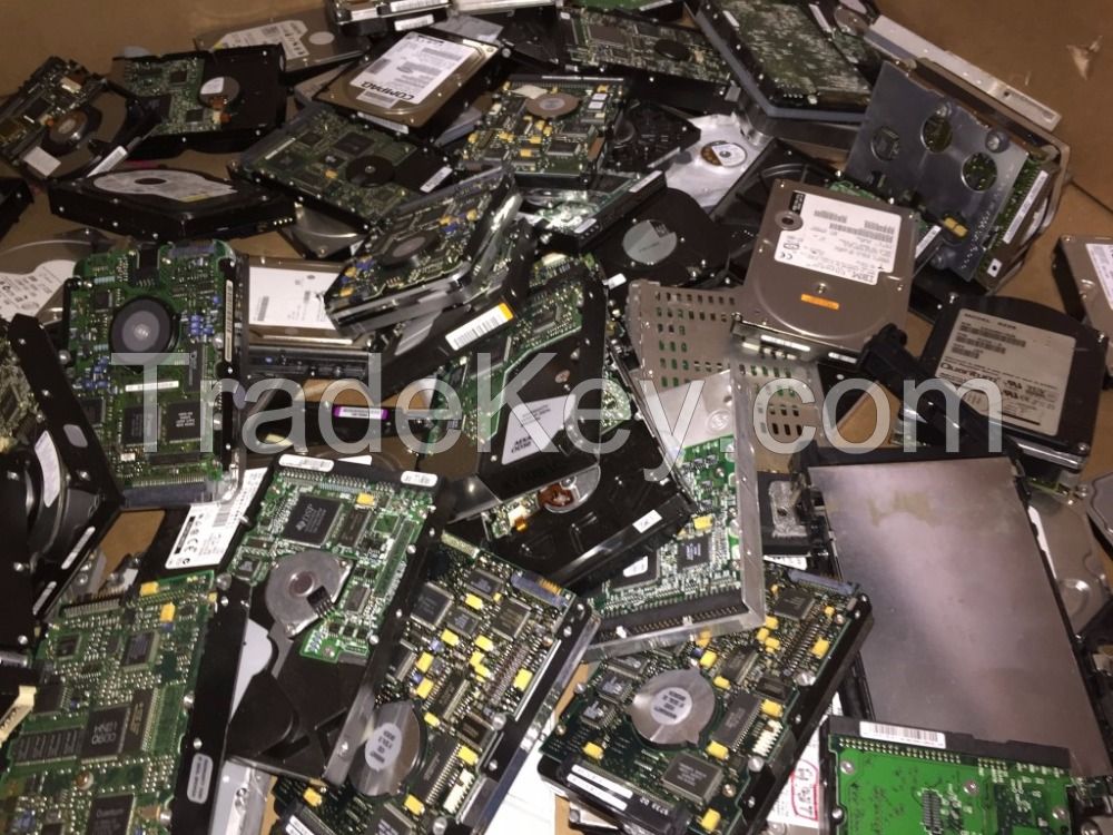 Intel Pentium Pro Ceramic CPU Processor Scrap with Gold Pins and Keyboards and motherboard
