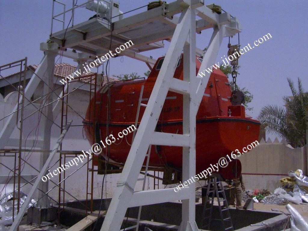 platform davit for traning