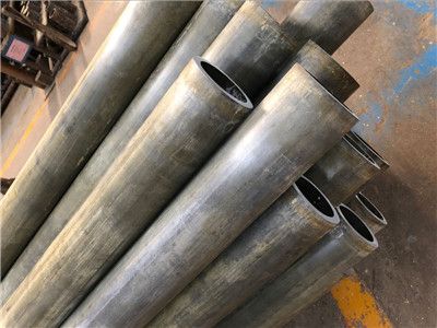 Carbon Steel Seamless Pipe/ Seamless Tube/Iron Pipe/Round Steel Pipe