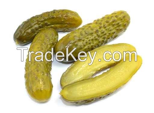 Fresh pickling cucumbers / Baby gherkins in brine