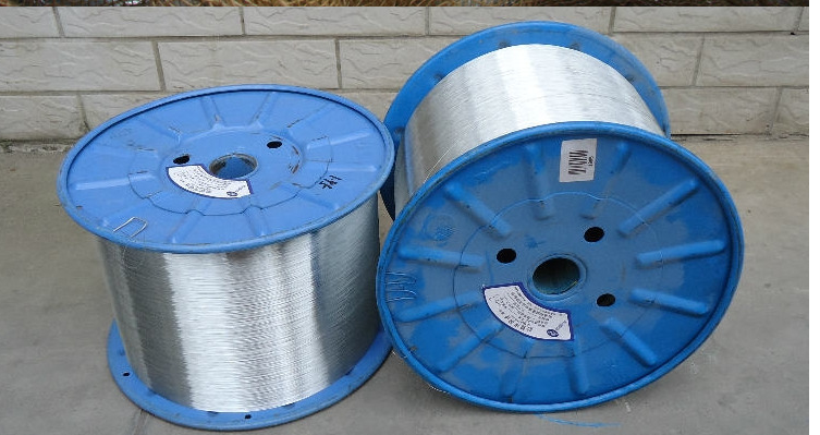 Galvanized low carbon steel wire