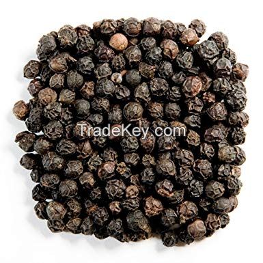 dried bulk black pepper cleaned