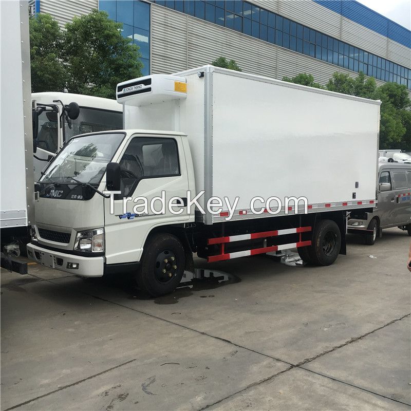 Brand New FAW 4x2 Refrigerator Truck 6 Wheels Refrigerated Truck for Sale