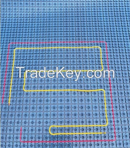 Heating mat with cable
