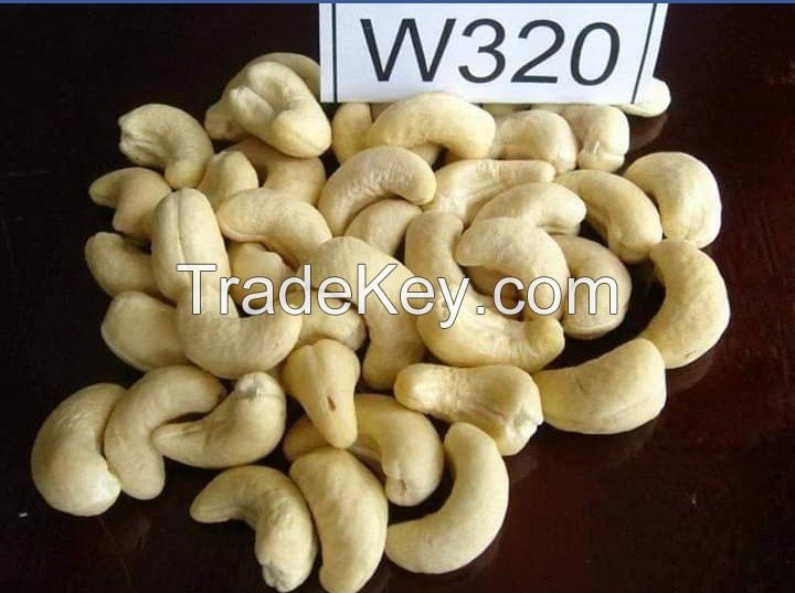 SELLING DRIED CASHEW NUTS