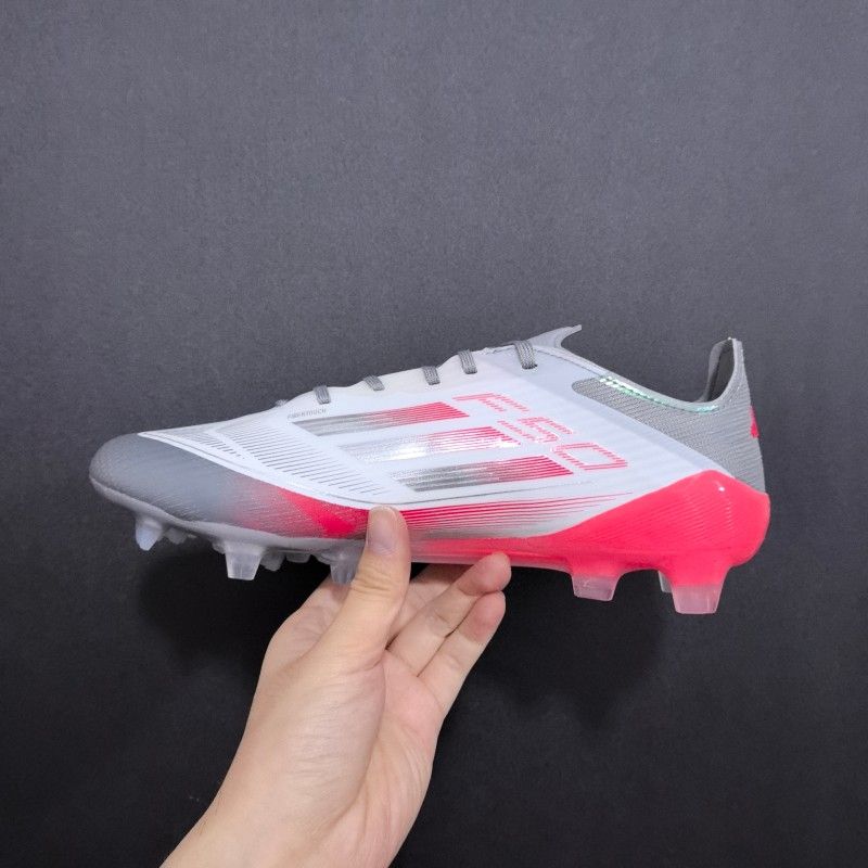 Wholesale custom football shoe soccer shoes, men new soccer cleats, soccer cleats for men