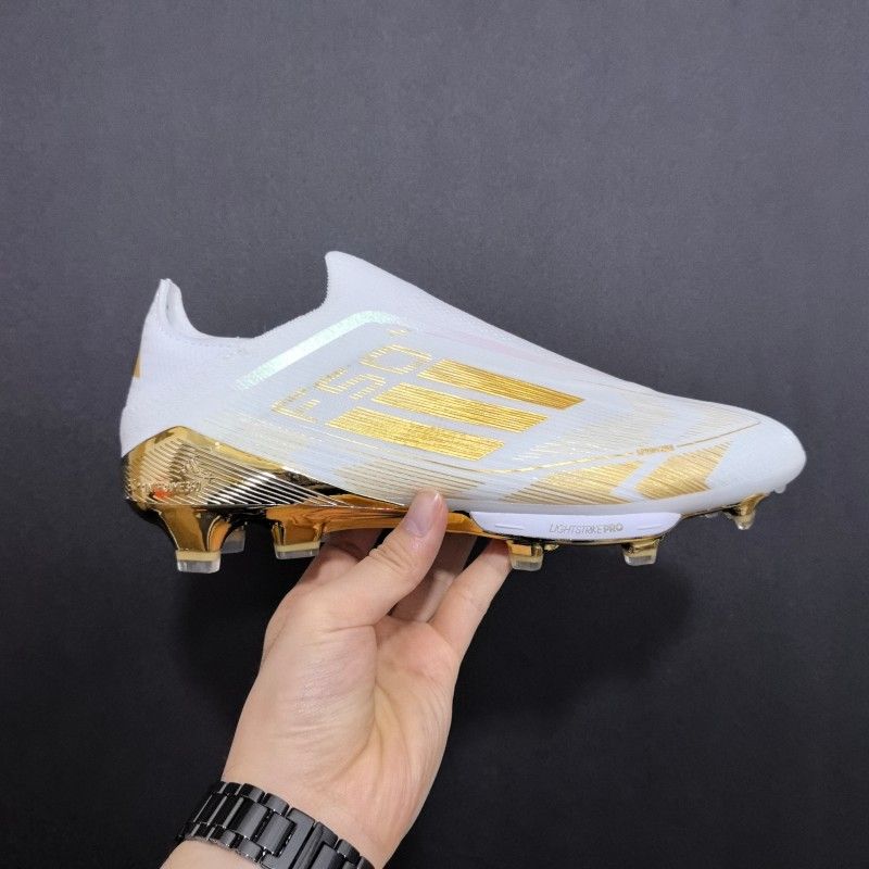 Wholesale custom football shoe soccer shoes, men new soccer cleats, soccer cleats for men