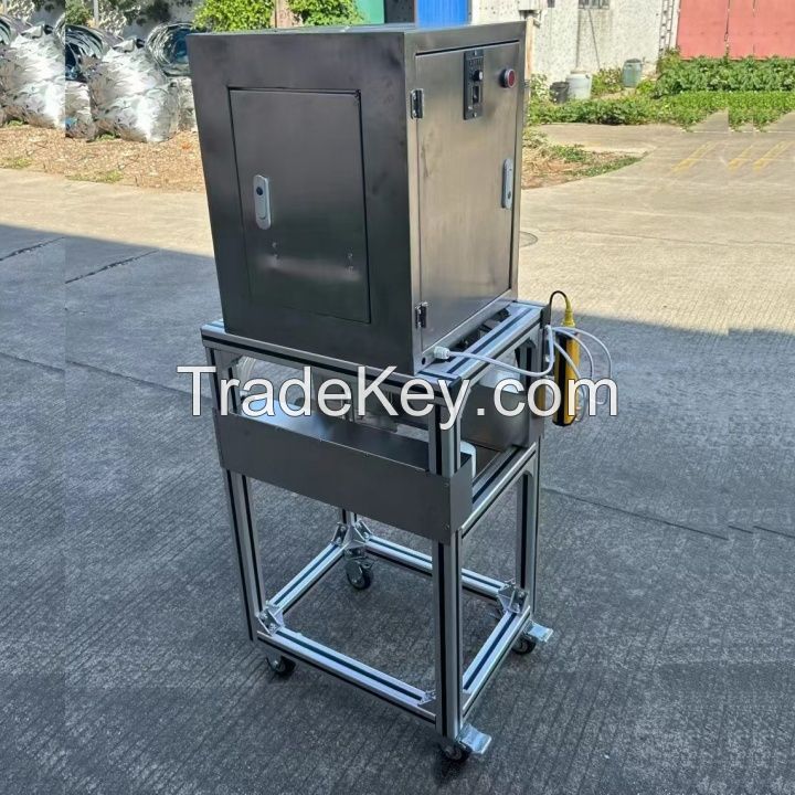 Automatic apple peeling coring machine