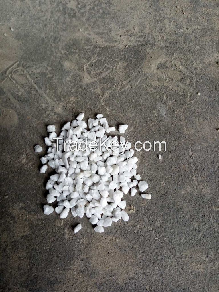 Natural white marble stone chips for building materials