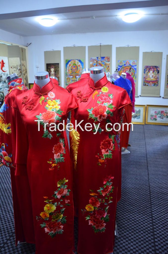 embroidery cheongsam by  hands