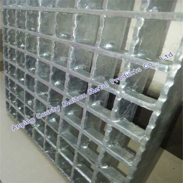 galvanized serrated steel grating