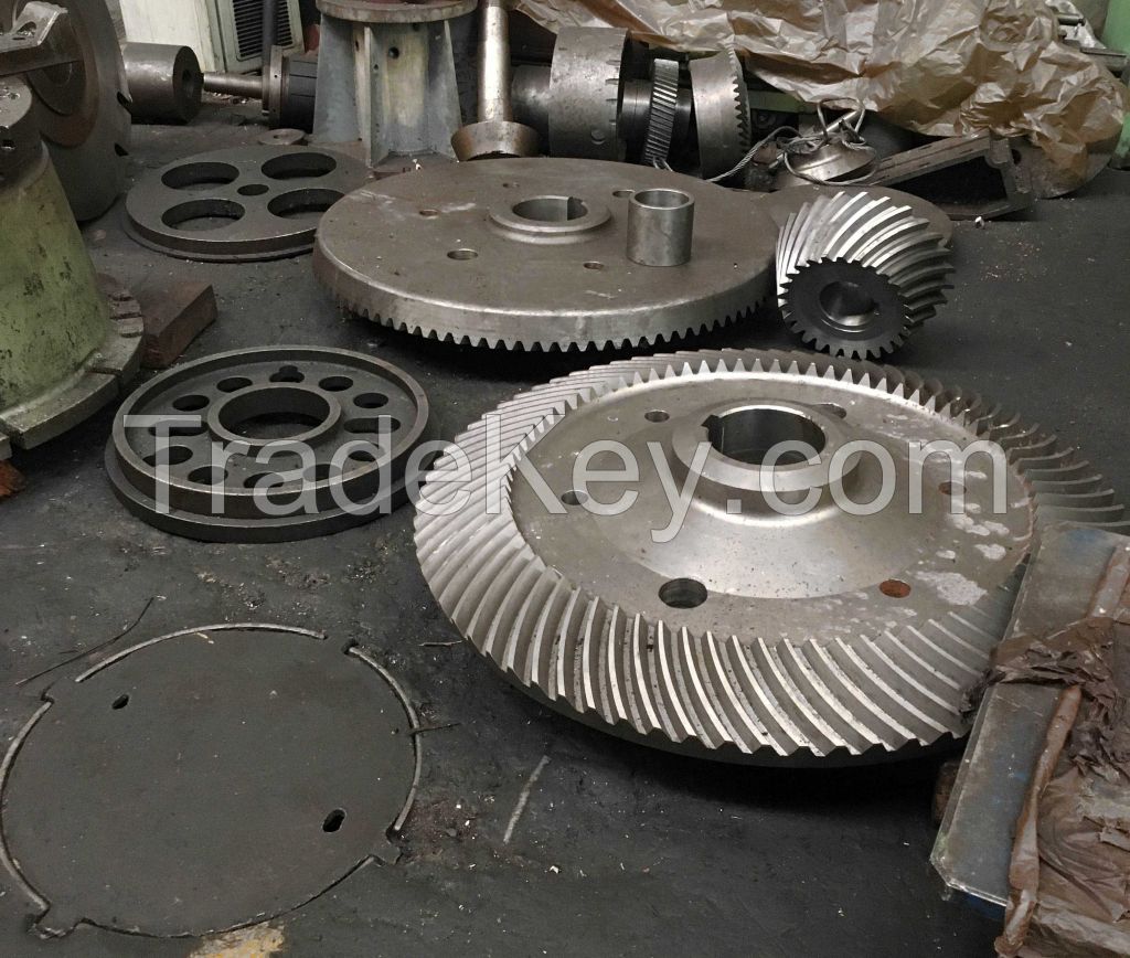 Bevel gear generator 5A284 - workpiece diameter 1600 mm x module 30