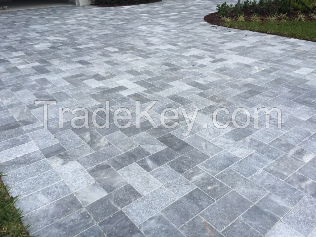 SILVER GREY PAVING STONE