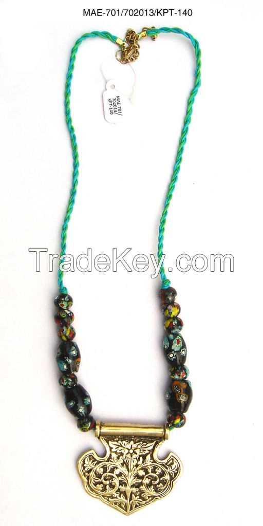 Metal Pendant necklace with murano glass bead