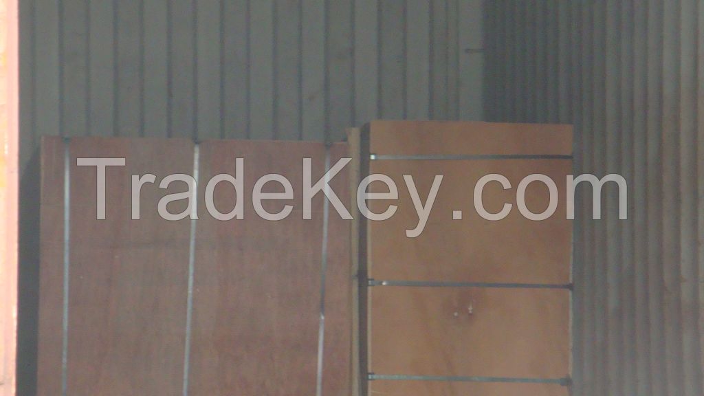 china supplier okume plywood /good quality/4x8 sheet/poplar core