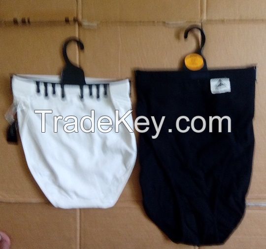 Black and White Ladies Underwear from Ready Stock $0.35/pc