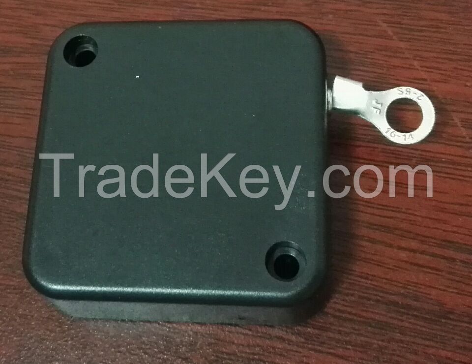 retractable pull box and security recoiler retractor