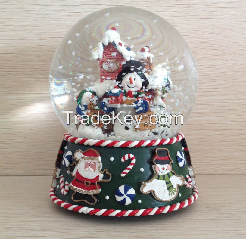 Christmas snow globe, made of resin