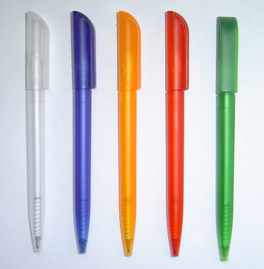 cheap plastic ballpoint pen