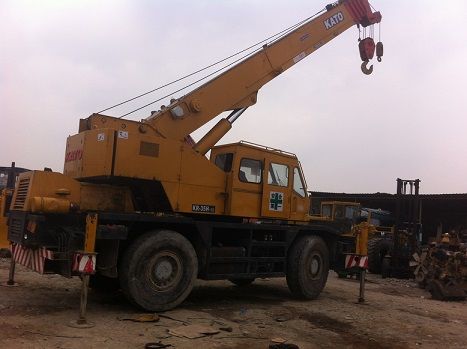 Sell Used 35t Rough Crane KATO KR-35H