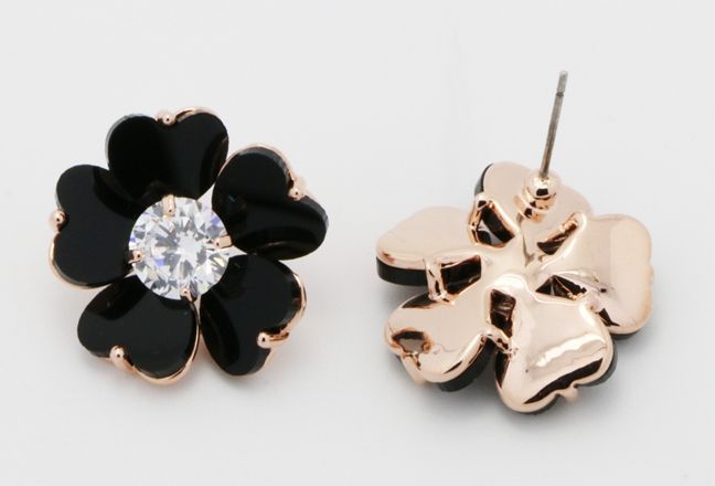 Delicate Stud Earrings Elegance Handmade Flower Shape Stud Earrings