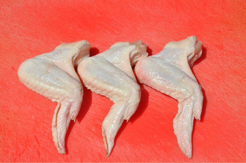 Grade A Halal Certified Frozen Chicken Feet and Paws for Sale.