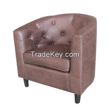 Deep buttoned tup chair