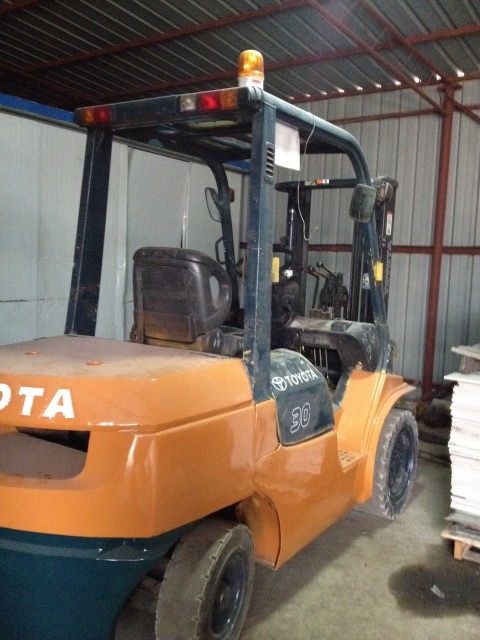 Sell Used Diesel Forklift Toyota FD30