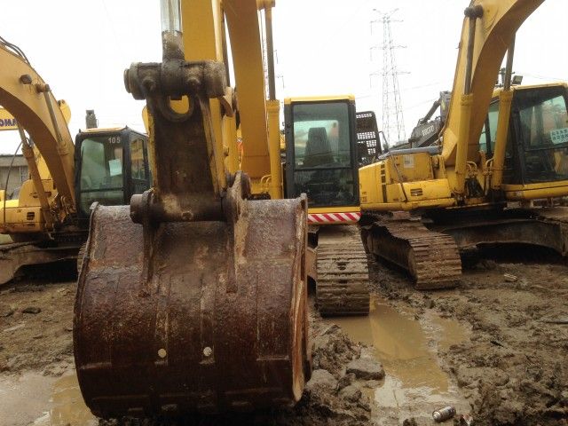 Sell Used Komatsu Excavator PC220-6