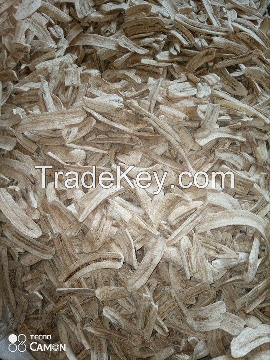 PLANTAIN FLAKES AND FLOUR