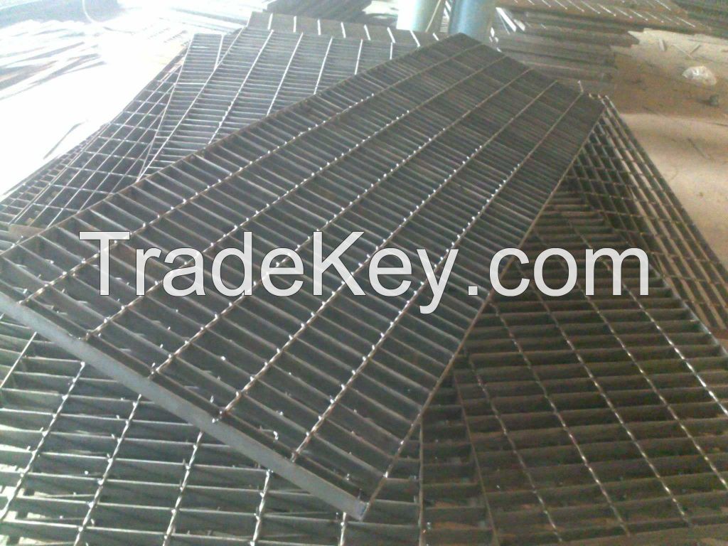 Steel grating