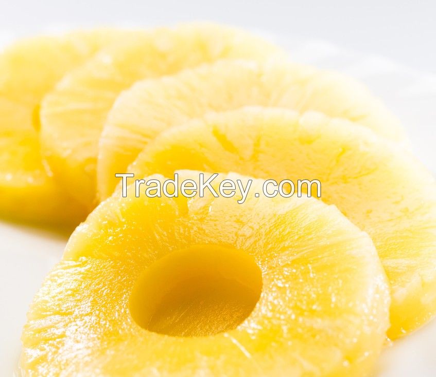 Sliced Pineapples in light Syrup