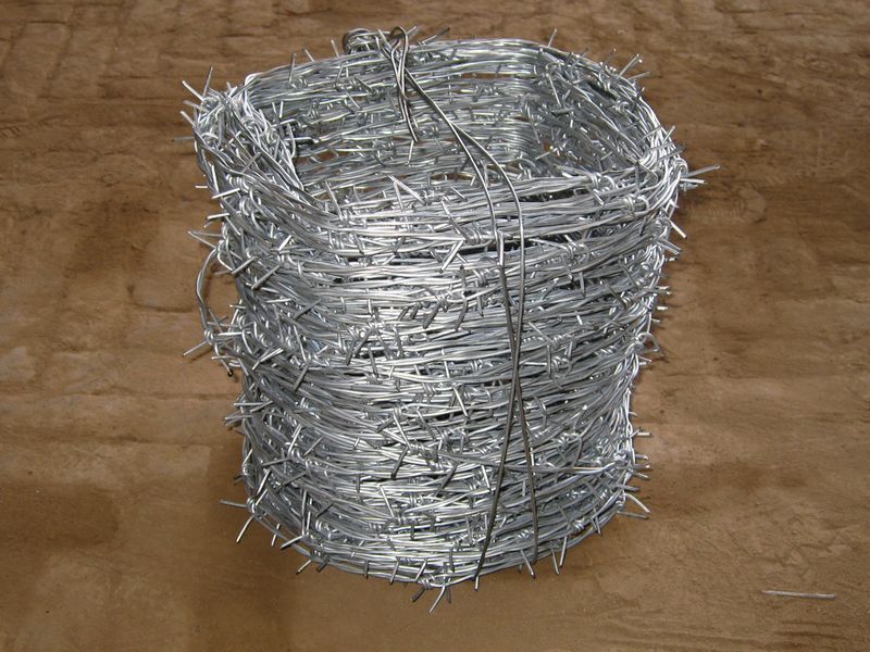 Barbed Iron Wire in China, telephone:008615030192333